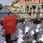 27 aprile 2016. Non lucchetti ma poesie- il 'Poetry Bridge' sui Navigli di Milano