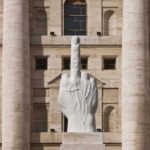 L.O.V.E., altrimenti nota come “Il Dito”