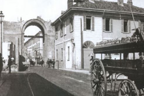 porta magenta e caselli