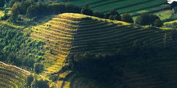 Una delle tre piramidi di Montevecchia