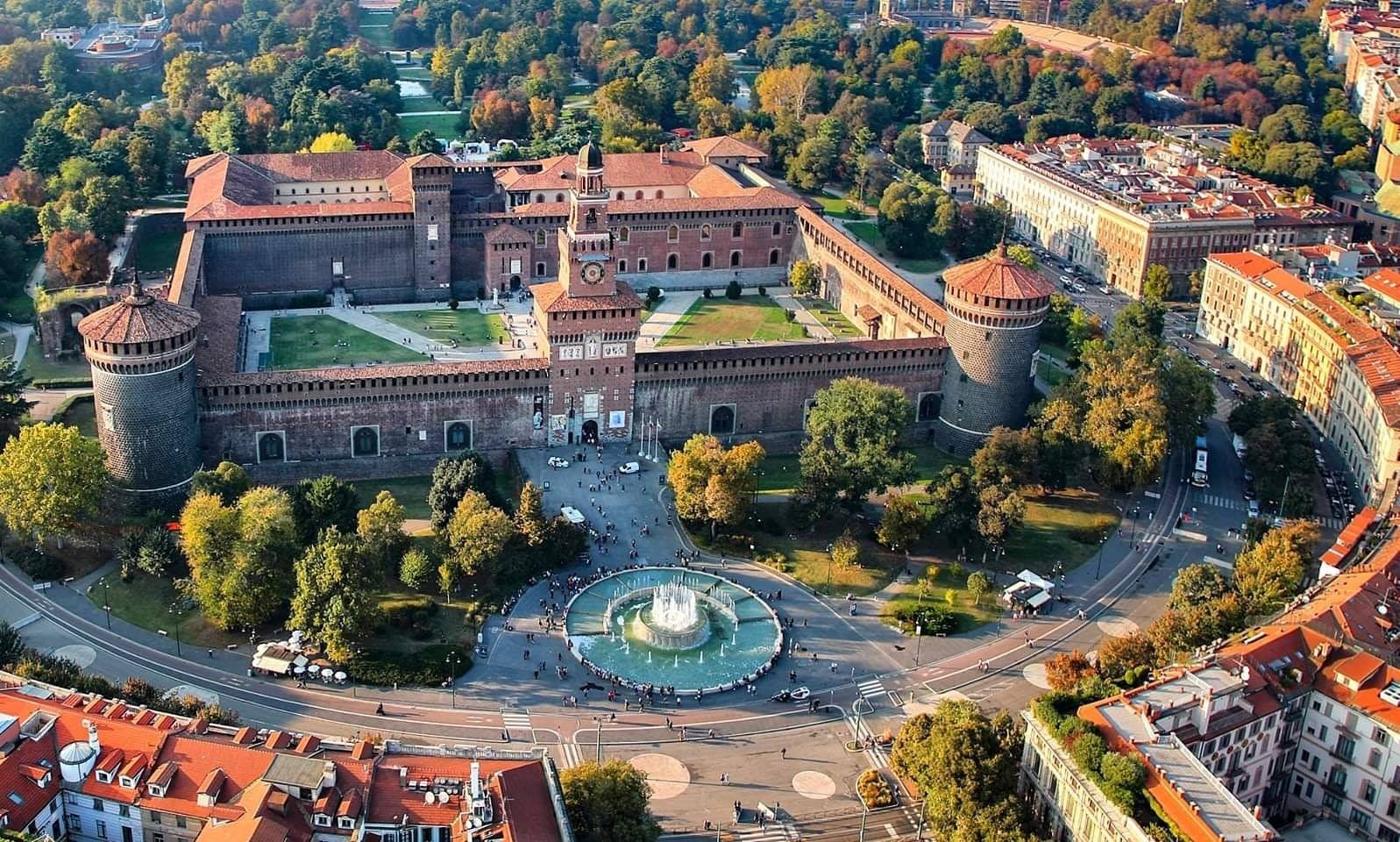 si staglia nel profilo del castello sforzesco di milano cruciverba