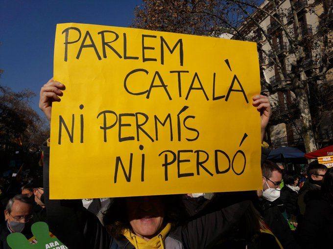 Da nemica della Spagna ad ARMA DI RIVALSA: l'evoluzione della LINGUA  CATALANA - Milano Città Stato