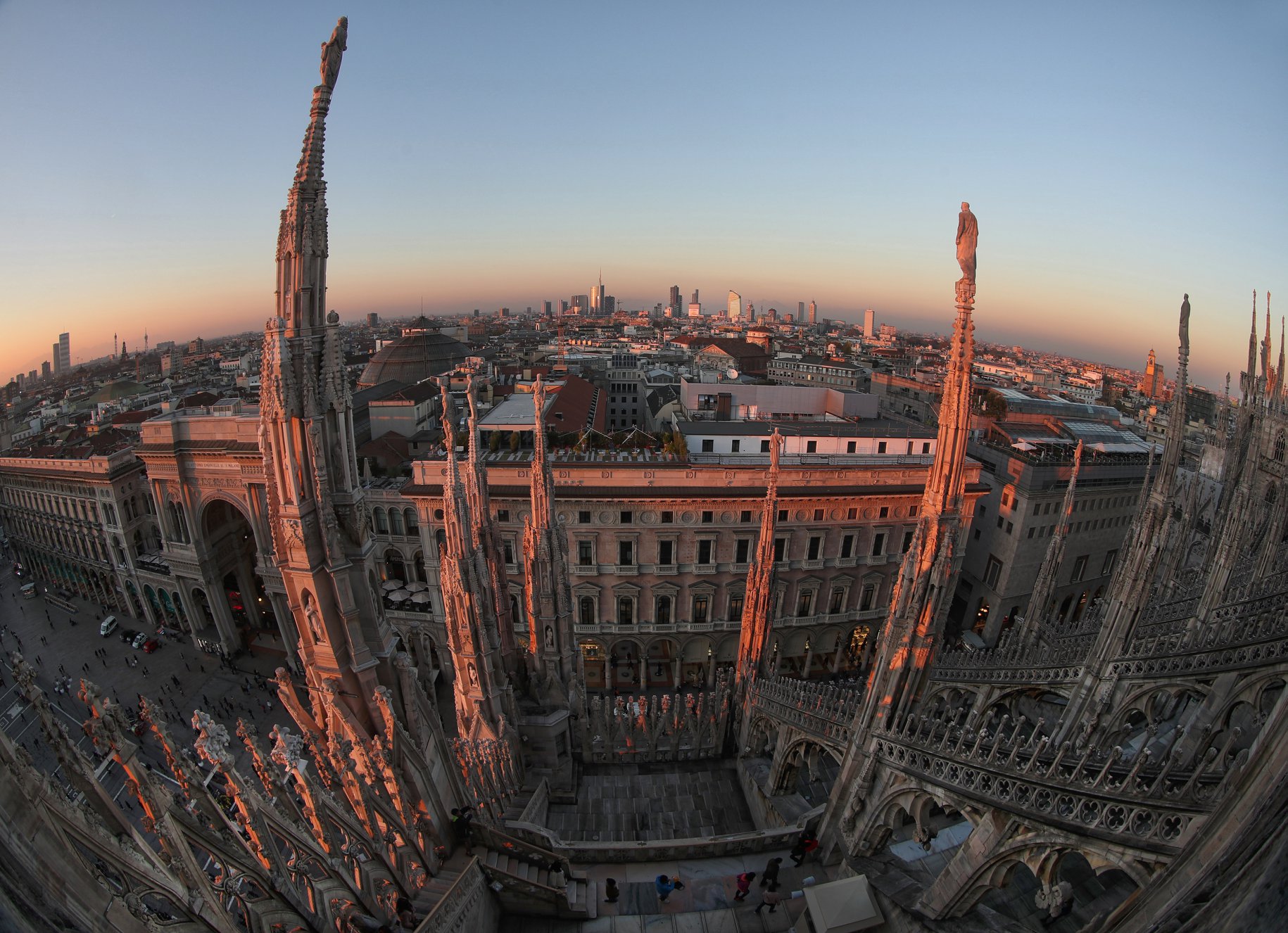 Quanto COSTA salire sul DUOMO di Milano?