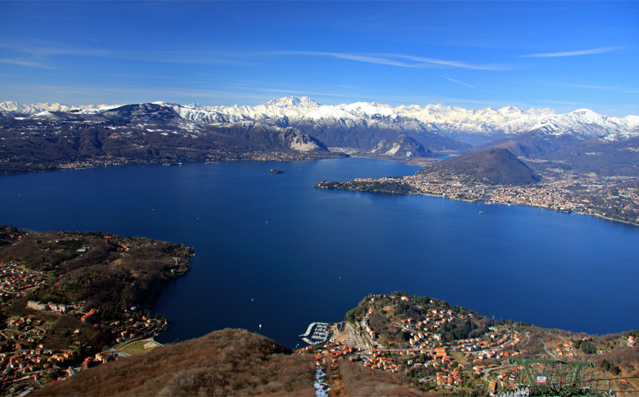 Panorama da Poggio Sant'Elsa (974 m s.l.m.) sopra Laveno