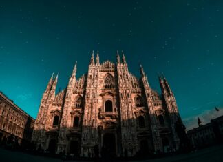 #ladomandadellasera | Milano Città Stato