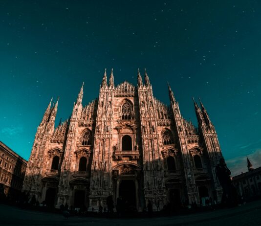 #ladomandadellasera | Milano Città Stato