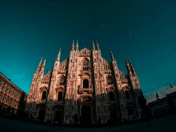#ladomandadellasera | Milano Città Stato